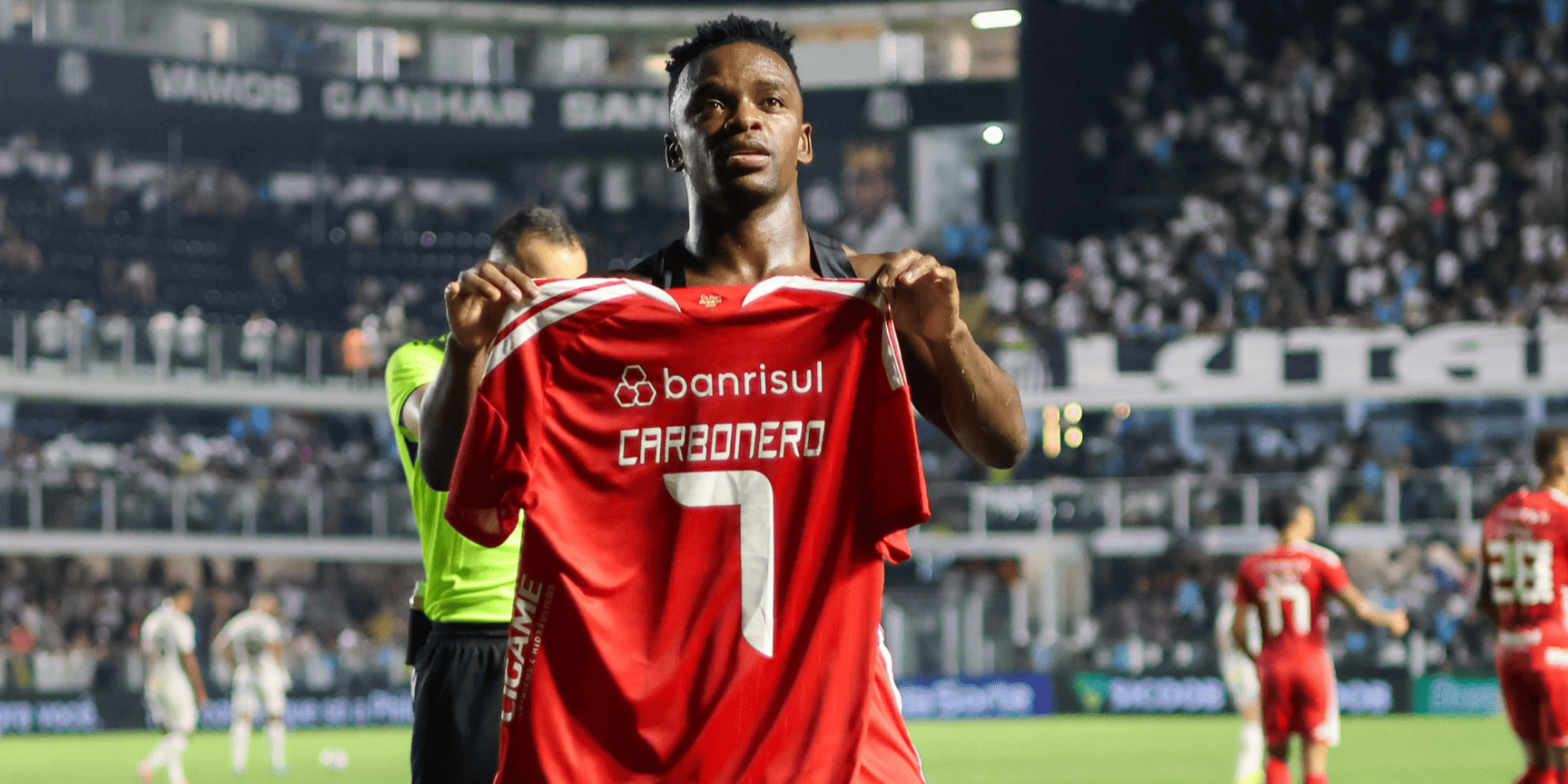 Carbonero comemora gol contra o Santos