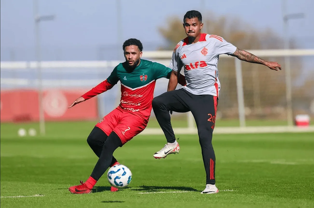 Clayton Sampaio em treino pelo Inter