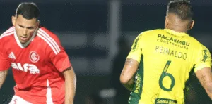 Braian Aguirre em ação pelo Inter contra o Mirassol de Reinaldo