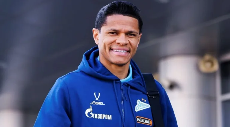 Douglas Santos no Zenit