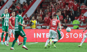 Bruno Henrique do Inter contra a Chapecoense