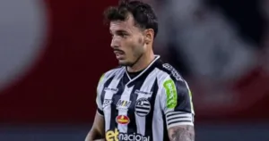 Ex-lateral do Inter Zeca