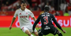 Bernabei em ação pelo Inter contra o Vasco