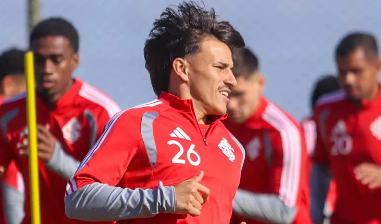 Bernabei no treino do Internacional