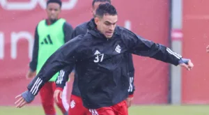 Rafael Santos Borré em treino no Inter