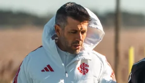 Treinador Paulo Pezzolano no Inter