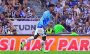 Eduardo Bauermann em ação pelo Pachuca
