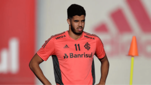 Zagueiro Kaique Rocha no Inter