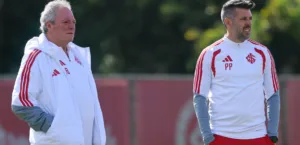 Abel Braga e Paulo Pezzolano em treino no Inter