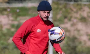 Atacante Nico López