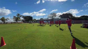 Jogadores em treino do Inter