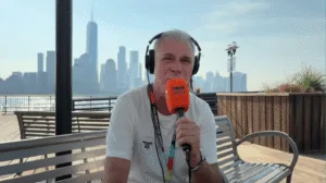 Comentarista Mauricio Saraiva