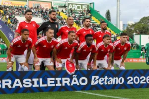 Jogadores do Inter contra a Chapecoense na Arena Conda