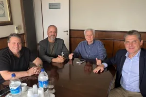 Roberto Melo, Delcir Sonda e Alexandre Chaves Barcellos em reunião em São Paulo